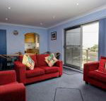 Anchorage 7 Beautifully Renovated Close to Rockpool - Foster Accommodation