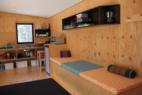 BAY Of FIRES ECO HUT Off Grid Experience At Binalong Bay - Foster Accommodation 6