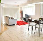 Beachside 4 with Airconditioning  Spa Bath - Foster Accommodation