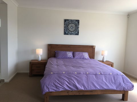 Apple House Point Cook - Foster Accommodation 5