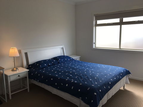 Apple House Point Cook - Foster Accommodation 4