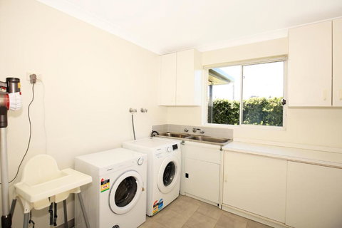 Neptune Absolute Beachfront - Foster Accommodation 1