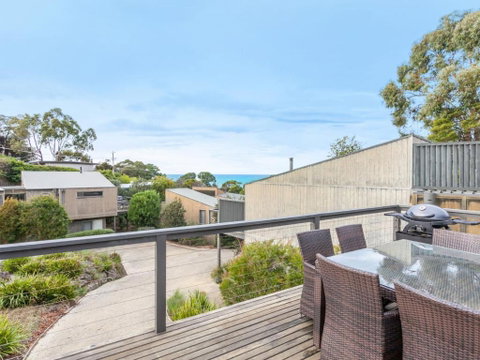 SUNRISE At BREAKERS Townhouse Close To Town - Foster Accommodation 6