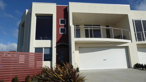 Bridport Horizon Views - Foster Accommodation 4