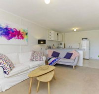 SEA BREEZE  between Cottesloe Beach  Swan River - Foster Accommodation