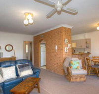 St James 6 Stylish Airconditioned Retreat - Foster Accommodation