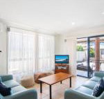 1 / 54 Parkes Airconditioned - Foster Accommodation