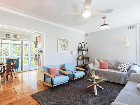 Little Beach House 4 James Crescent Little Beach With Air Con WiFi & Boat Parking! - Foster Accommodation 4