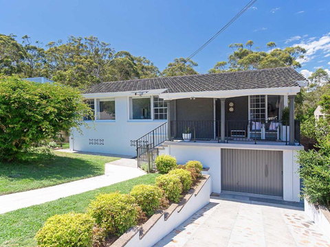Little Beach House 4 James Crescent Little Beach With Air Con WiFi & Boat Parking! - Foster Accommodation 5
