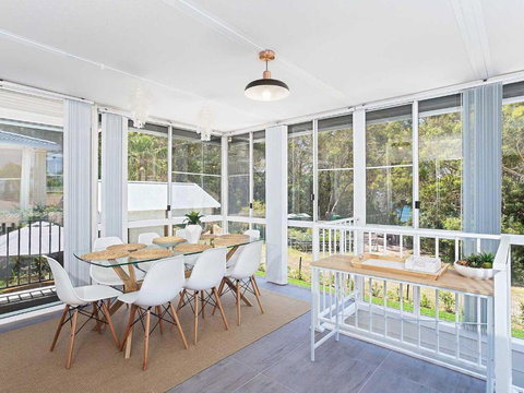 Little Beach House 4 James Crescent Little Beach With Air Con WiFi & Boat Parking! - Foster Accommodation 2