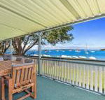 Sunset Beach House Soldiers Point Sleeps 9 - Foster Accommodation