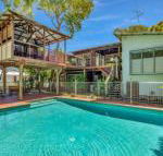 Geckos Rest Rainbow Shores Executive Beach House Pet Friendly Pool Wi fi - Foster Accommodation
