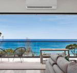 The Cube Striking Architectural Showpiece - Foster Accommodation