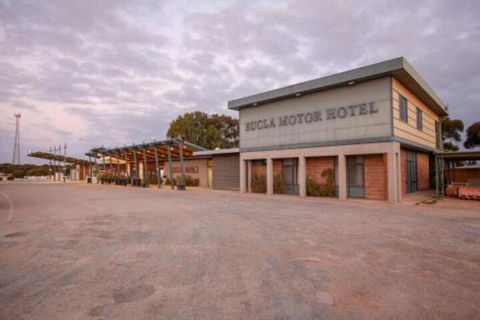 EUCLA MOTOR HOTEL - Foster Accommodation 0