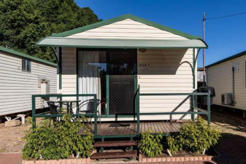 Sunset Top Tourist Park - Foster Accommodation 2