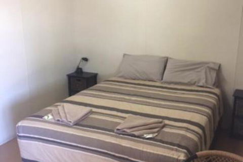 Sunset Top Tourist Park - Foster Accommodation 7