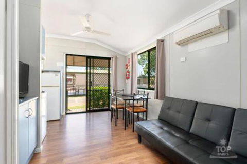 Sunset Top Tourist Park - Foster Accommodation 5