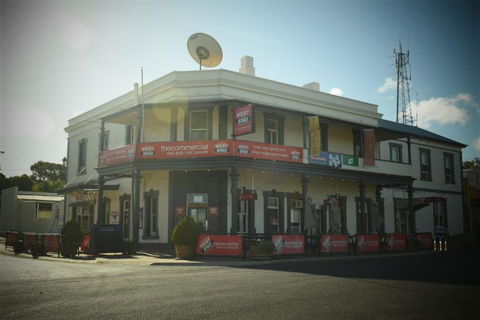 Commercial Hotel Morgan - Foster Accommodation 1