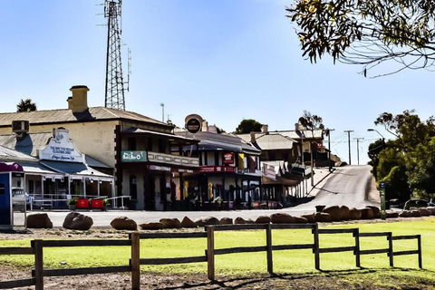 Commercial Hotel Morgan - Foster Accommodation 5