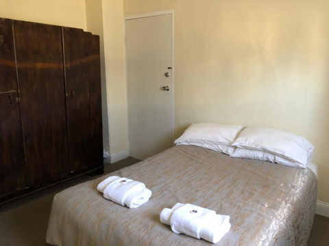 Commercial Hotel Morgan - Foster Accommodation 2