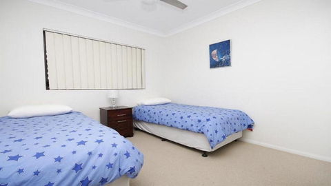 Amalfi Unit 11 Above All Else 50 King Street - Foster Accommodation 3