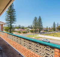Seabreeze 5 Opposite Bowling Club - Foster Accommodation