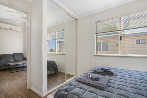 The Cove Holiday Village - Foster Accommodation 6