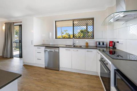 Comfy & Cosy (Upstairs) - Foster Accommodation 6