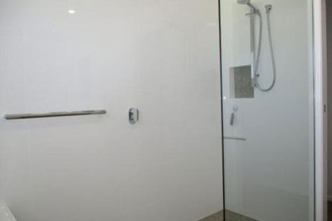 Comfy & Cosy (Upstairs) - Foster Accommodation 2