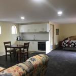 Tinder Lodge Studio - Foster Accommodation 1