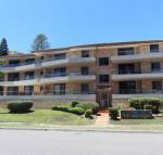 Breakers 8 Main Beach Location - Foster Accommodation