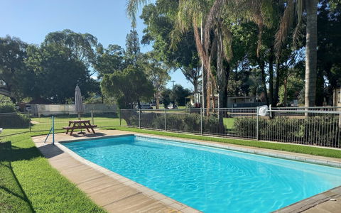 Young Tourist Park - Foster Accommodation 1