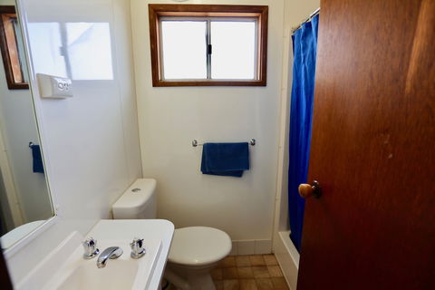 Young Tourist Park - Foster Accommodation 6