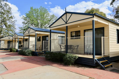 Young Tourist Park - Foster Accommodation 0