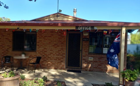 Young Tourist Park - Foster Accommodation 2