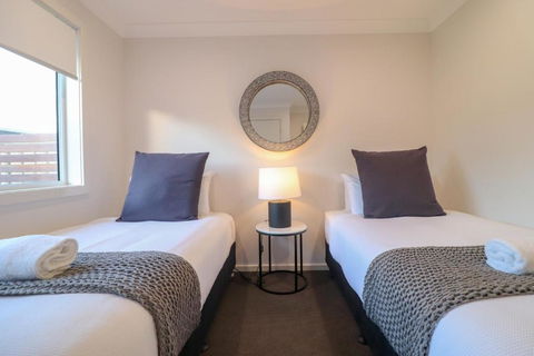 Illaroo At Catherine Hill Bay - Foster Accommodation 1