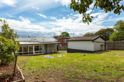 A Wave From It All - Foster Accommodation 3