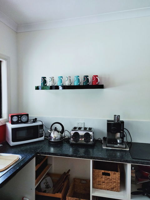 Wanderlust Cottage - Foster Accommodation 1