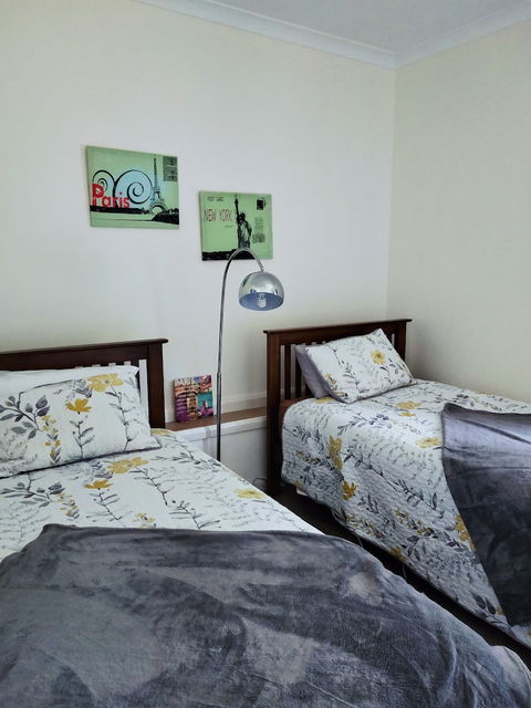 Wanderlust Cottage - Foster Accommodation 3