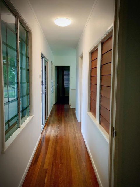 Holiday Rental Huge House With Beach Views - Foster Accommodation 2