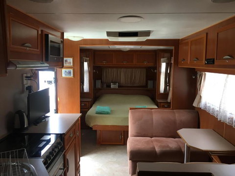 Luxury Caravan - Foster Accommodation 2