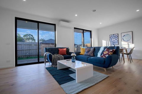 Trendy Sweet Home In Blackburn South - Foster Accommodation 3