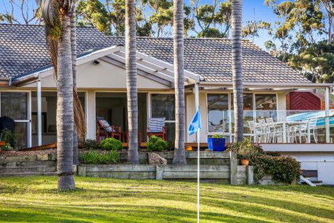 Tura Beach Golf Stays - Foster Accommodation 6