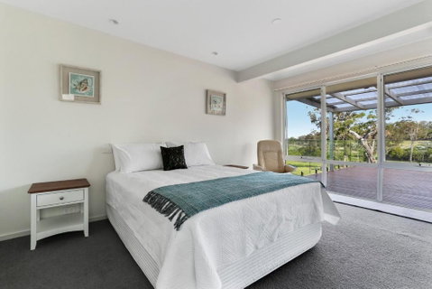 Tura Beach Golf Stays - Foster Accommodation 5