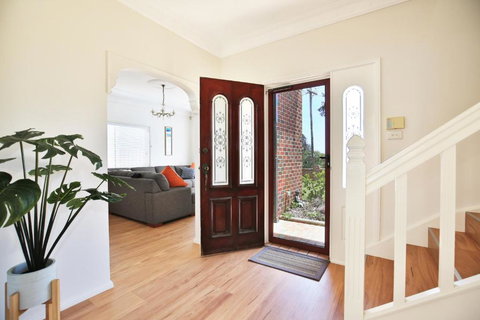 The Crescent Pet Friendly 1 Min To Beach - Foster Accommodation 3