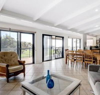 2 Cliff Road - Foster Accommodation