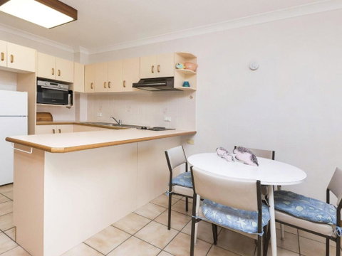 Fairholme 12 - Foster Accommodation 5