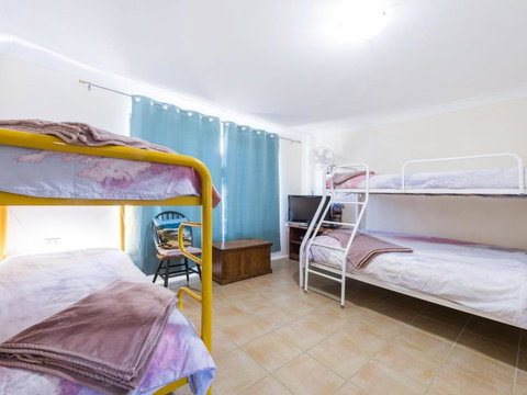 Unit 4 Orana - Foster Accommodation 4
