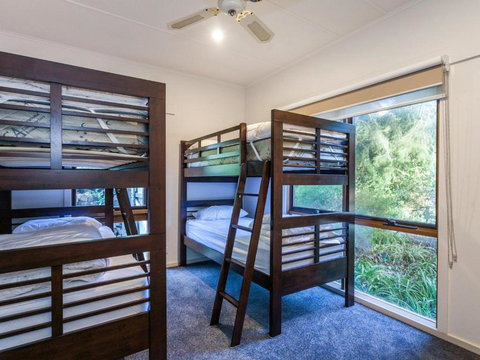 OCEANS 12 ANGLESEA - Foster Accommodation 1