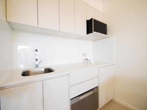 Apartments At 2 Landsborough - Foster Accommodation 5